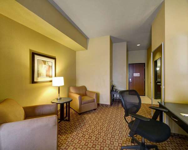 Suite - Comfort Inn & Suites Donna