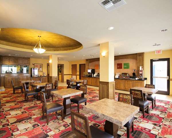 Amenities - Comfort Inn & Suites Donna