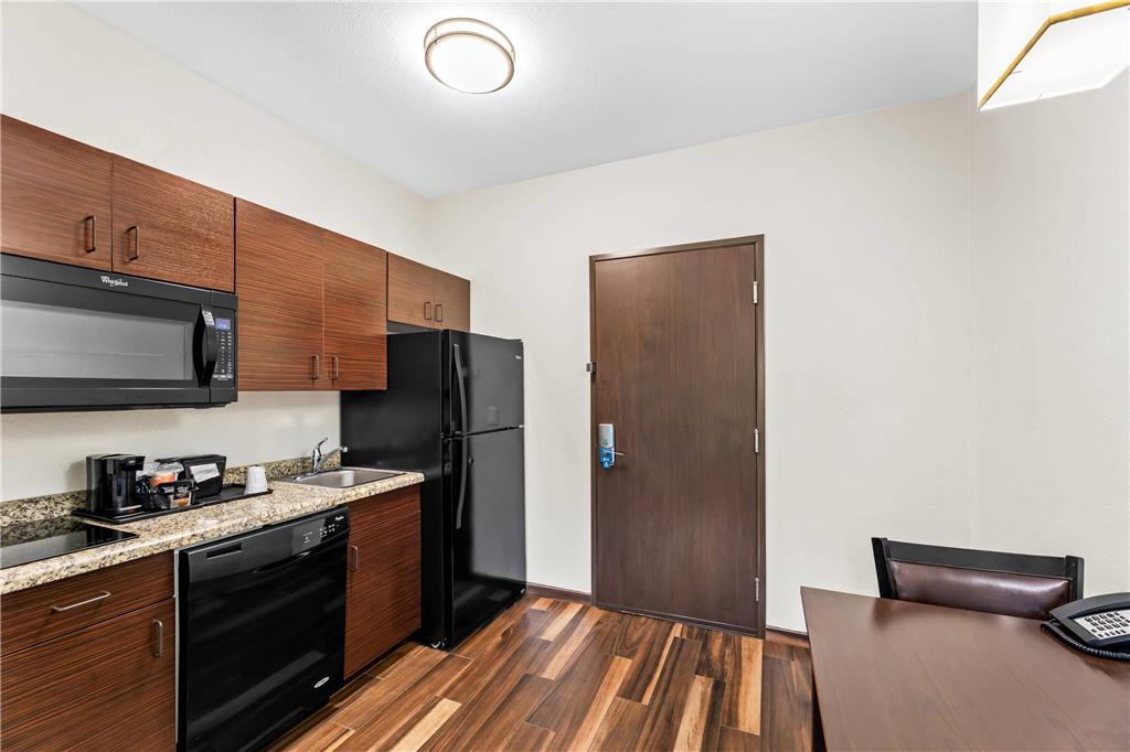 MAINSTAY SUITES LUFKIN-guestroom-Guest Room,Suite,On-Site.jpg