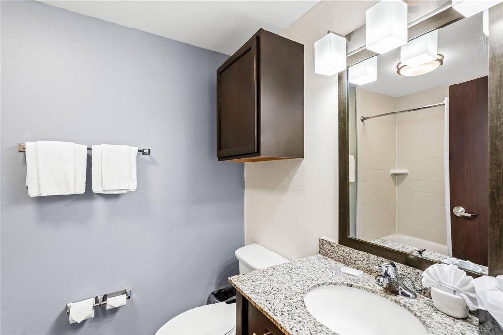 MAINSTAY SUITES LUFKIN-guestroom-Guest Room,Bathroom,On-Site.jpg