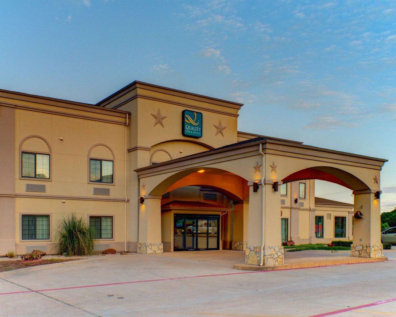 Quality Inn & Suites Glen Rose, TX See Discounts