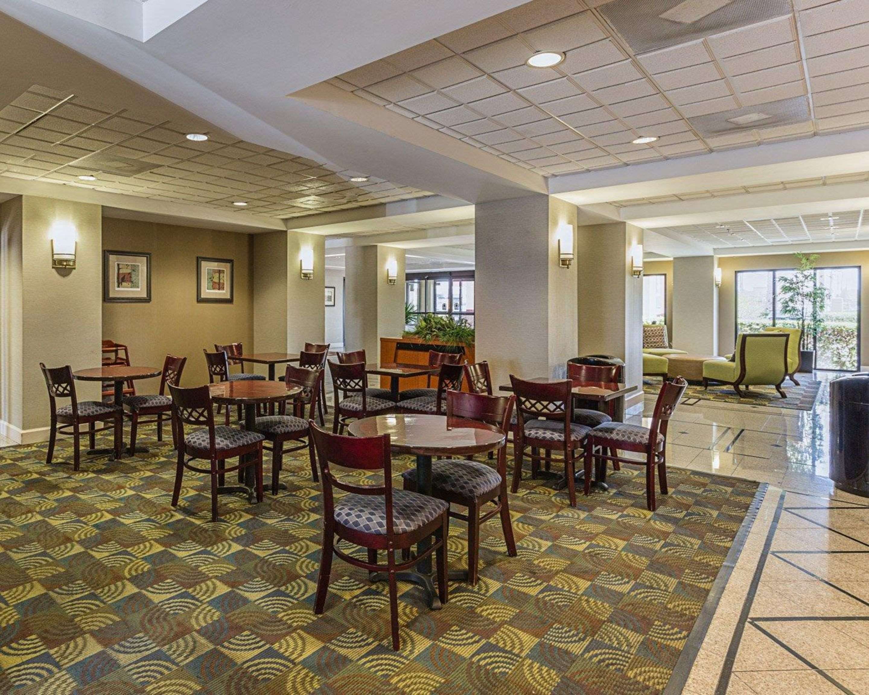 Breakfast room