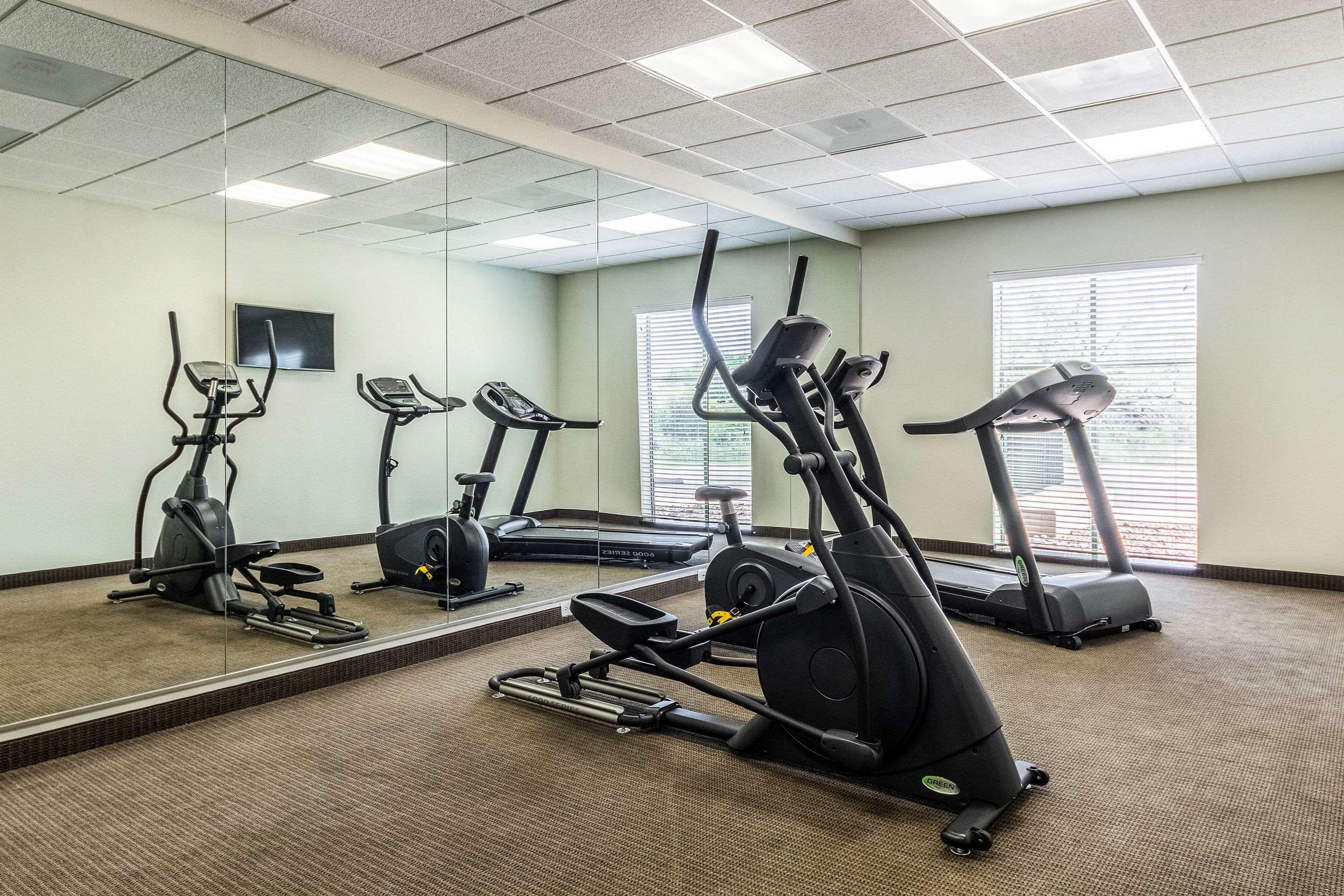 Fitness center | Sleep Inn & Suites Jourdanton - Pleasanton