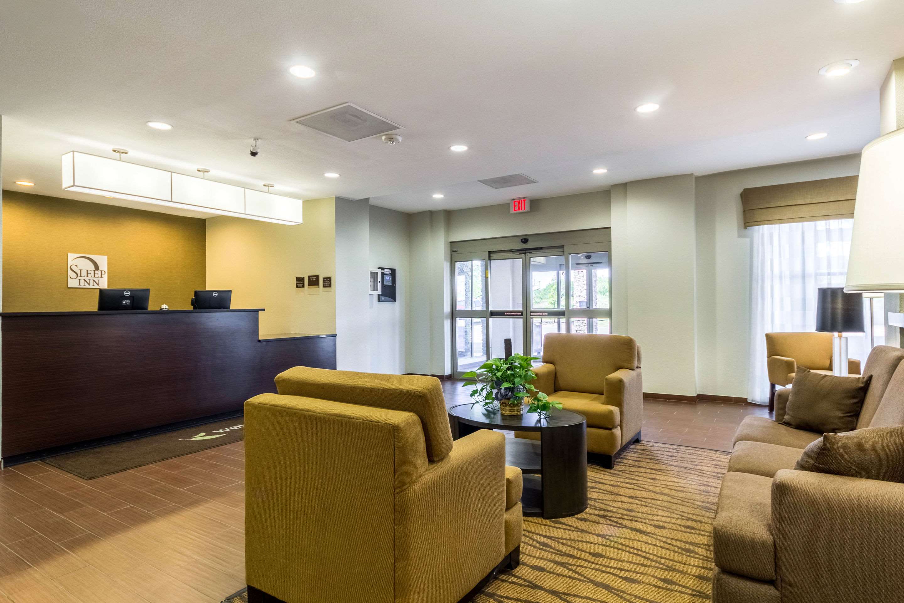 Hotel lobby | Sleep Inn & Suites Jourdanton - Pleasanton