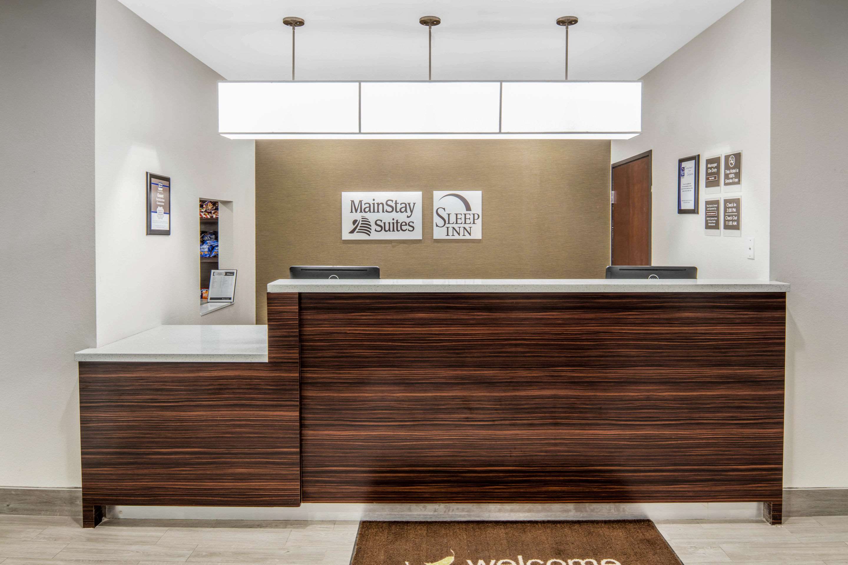 Front desk | Sleep Inn