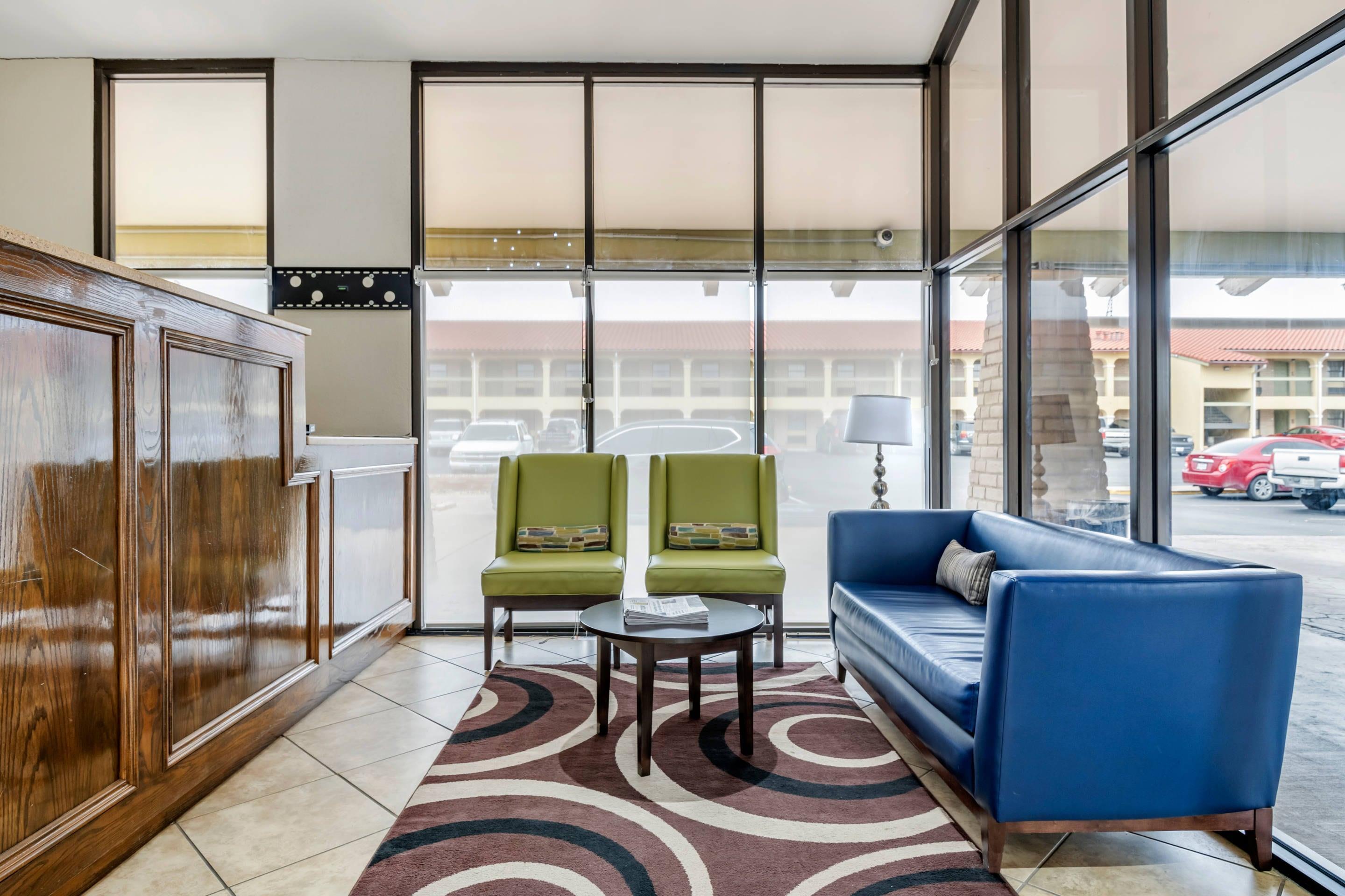 Hotel lobby | Quality Inn San Angelo
