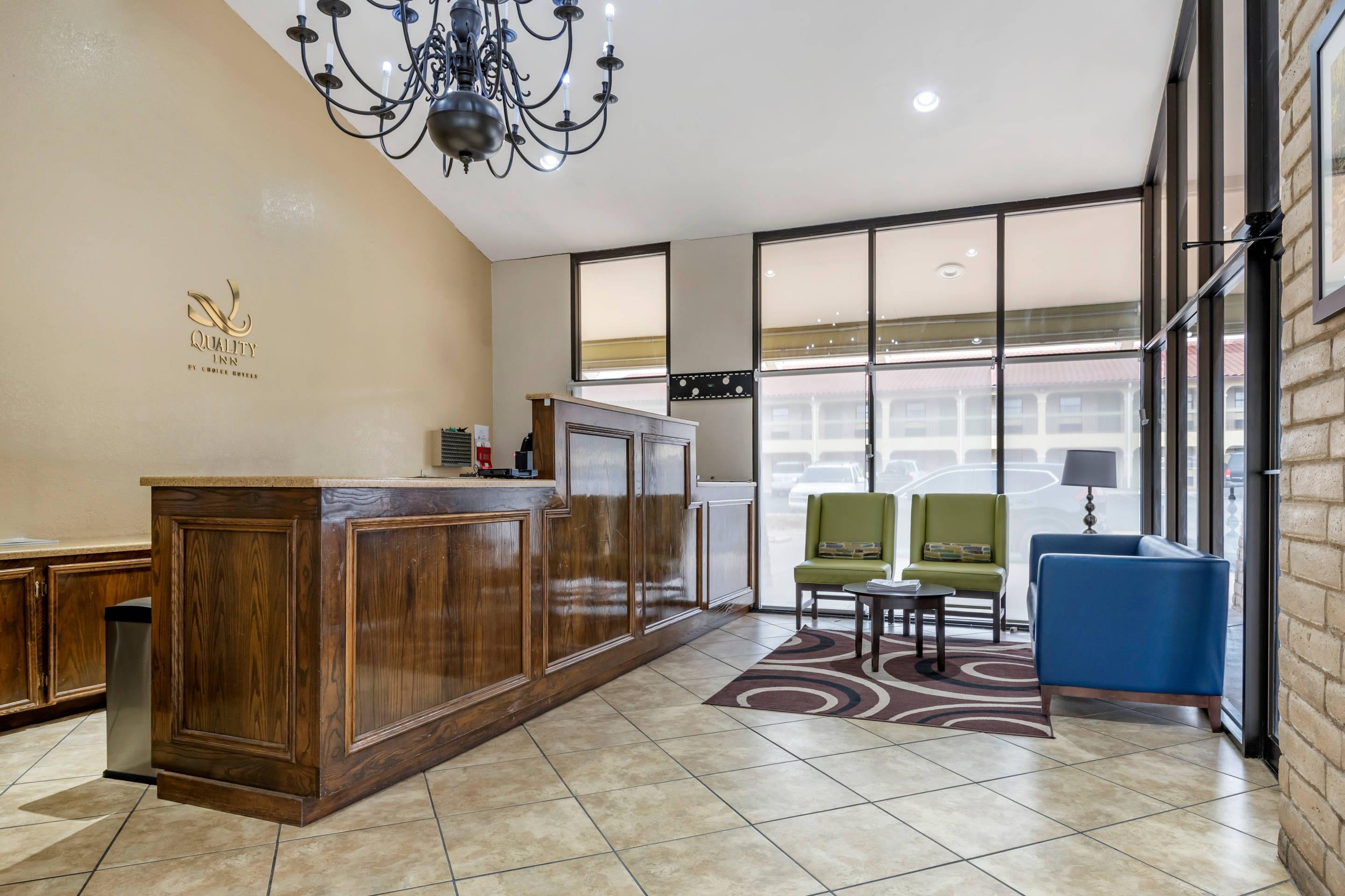 Hotel lobby | Quality Inn San Angelo