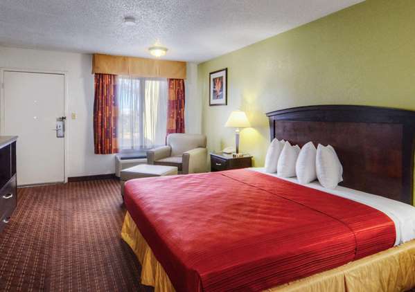  - Quality Inn Plainview