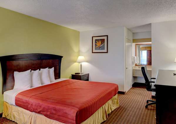  - Quality Inn Plainview