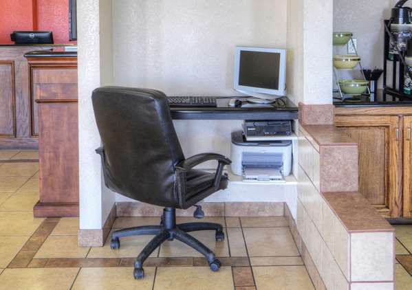 Conference Area - Quality Inn Plainview