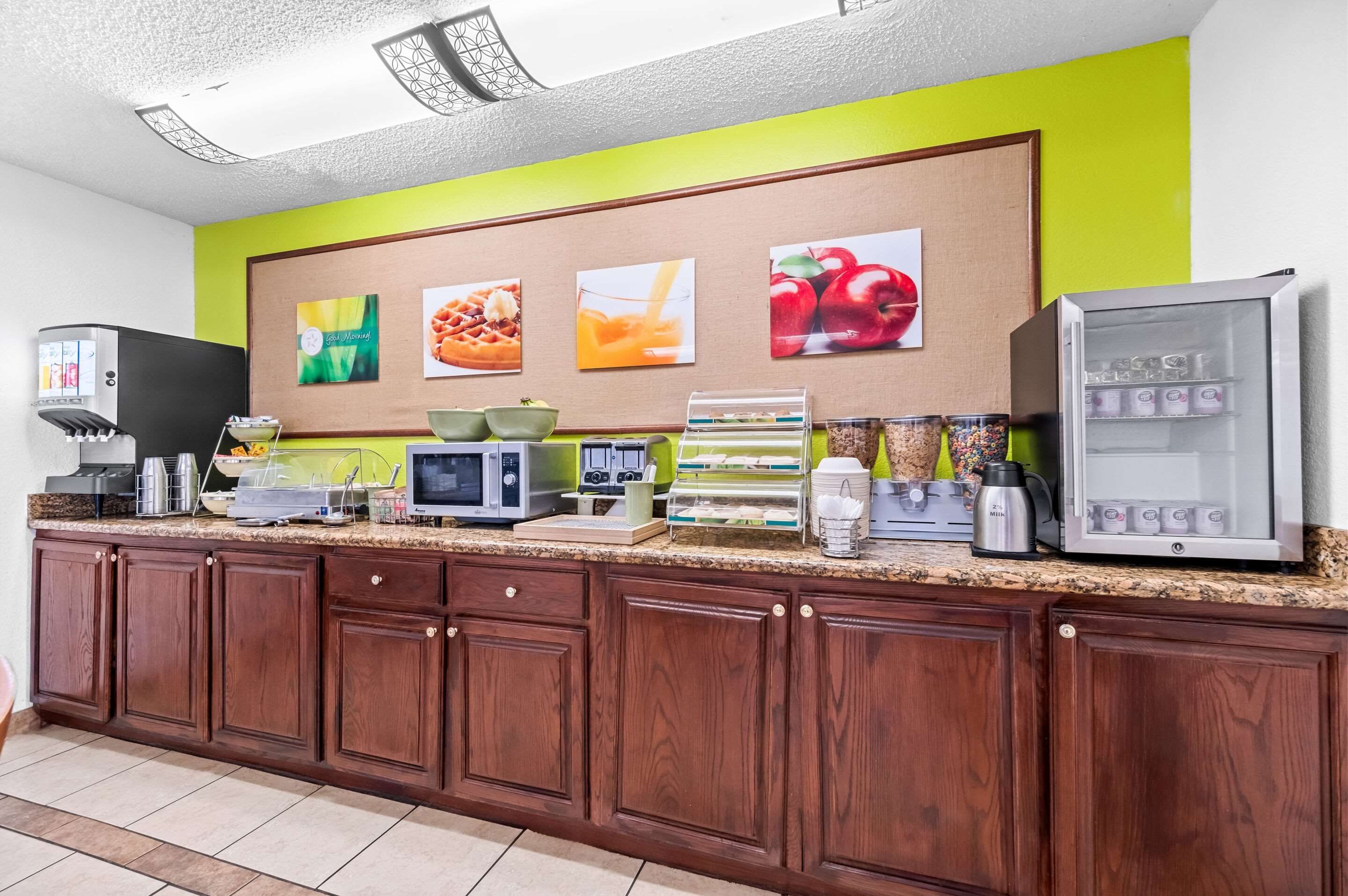 Breakfast counter | Quality Inn & Suites