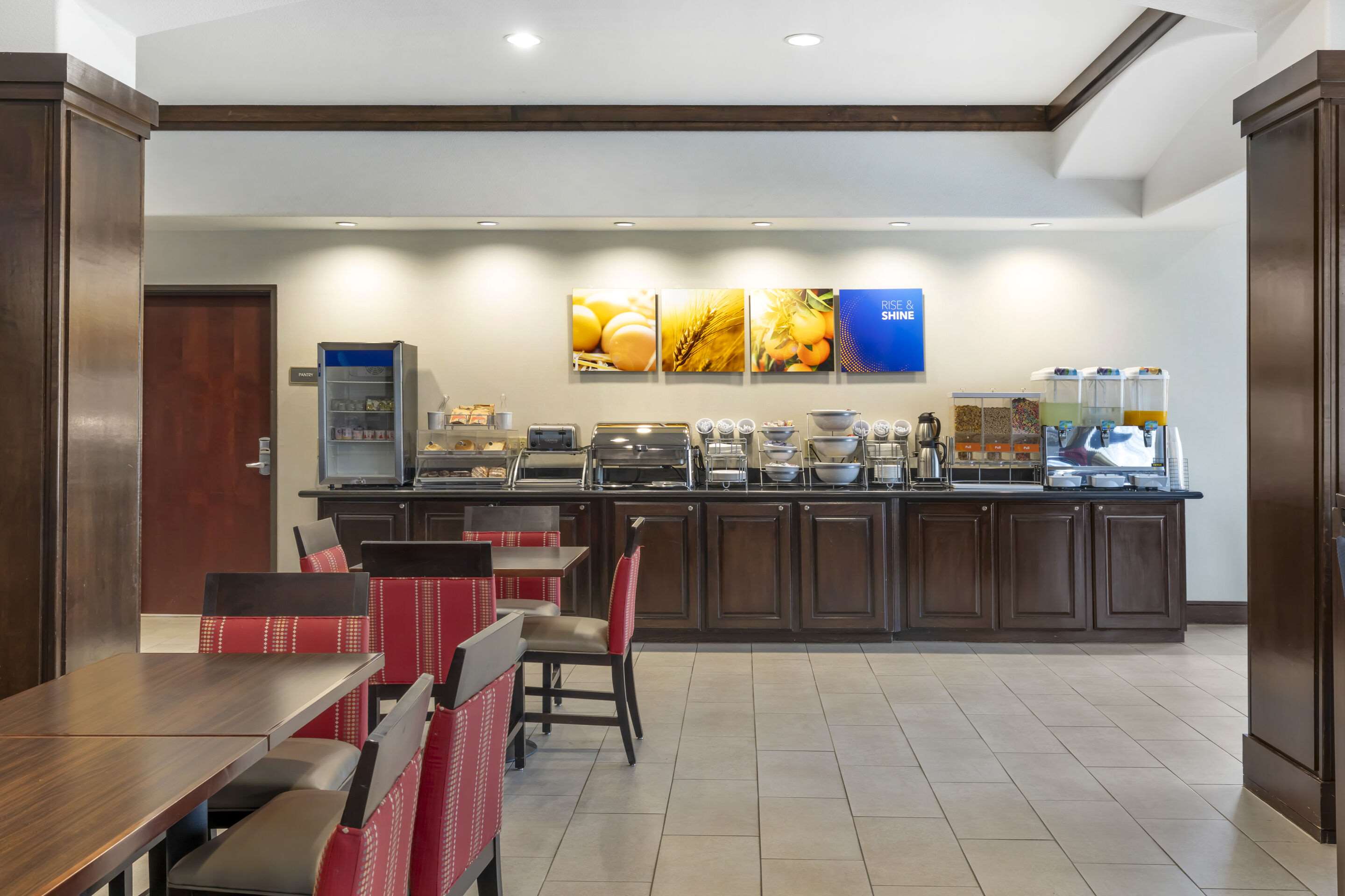 Breakfast area | Comfort Inn & Suites