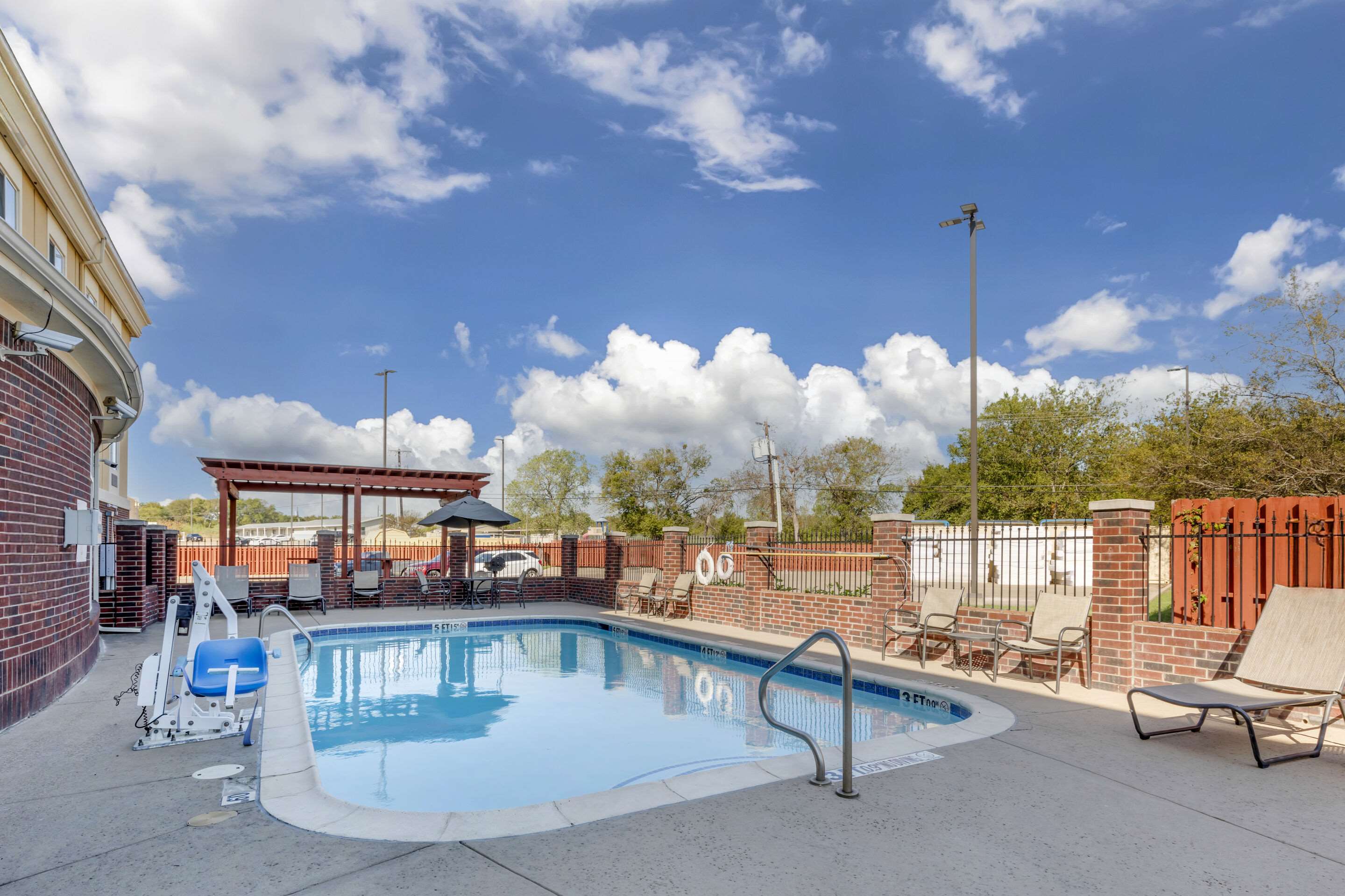 Outdoor pool | Comfort Inn & Suites