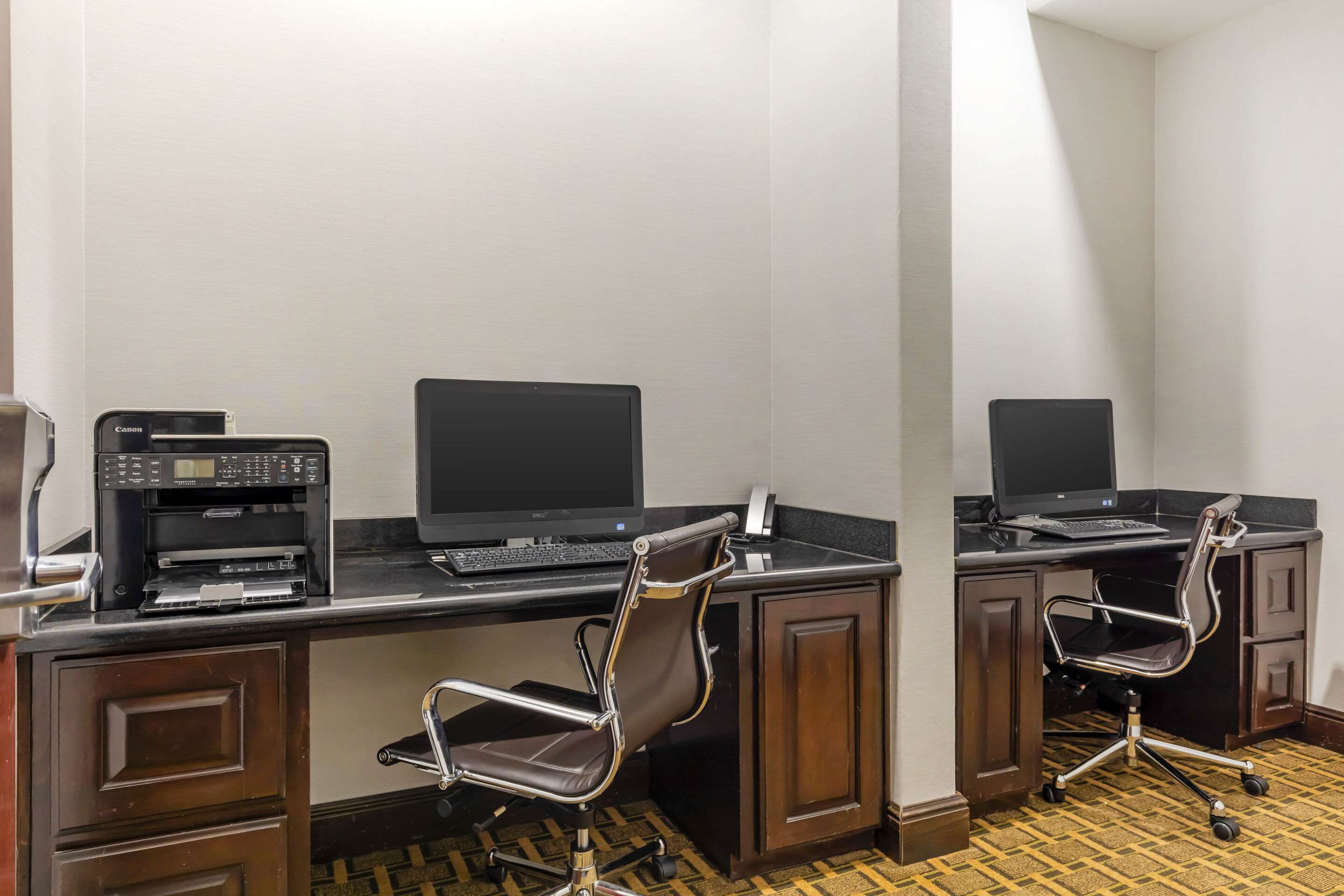 Computer in the lobby | Comfort Inn & Suites