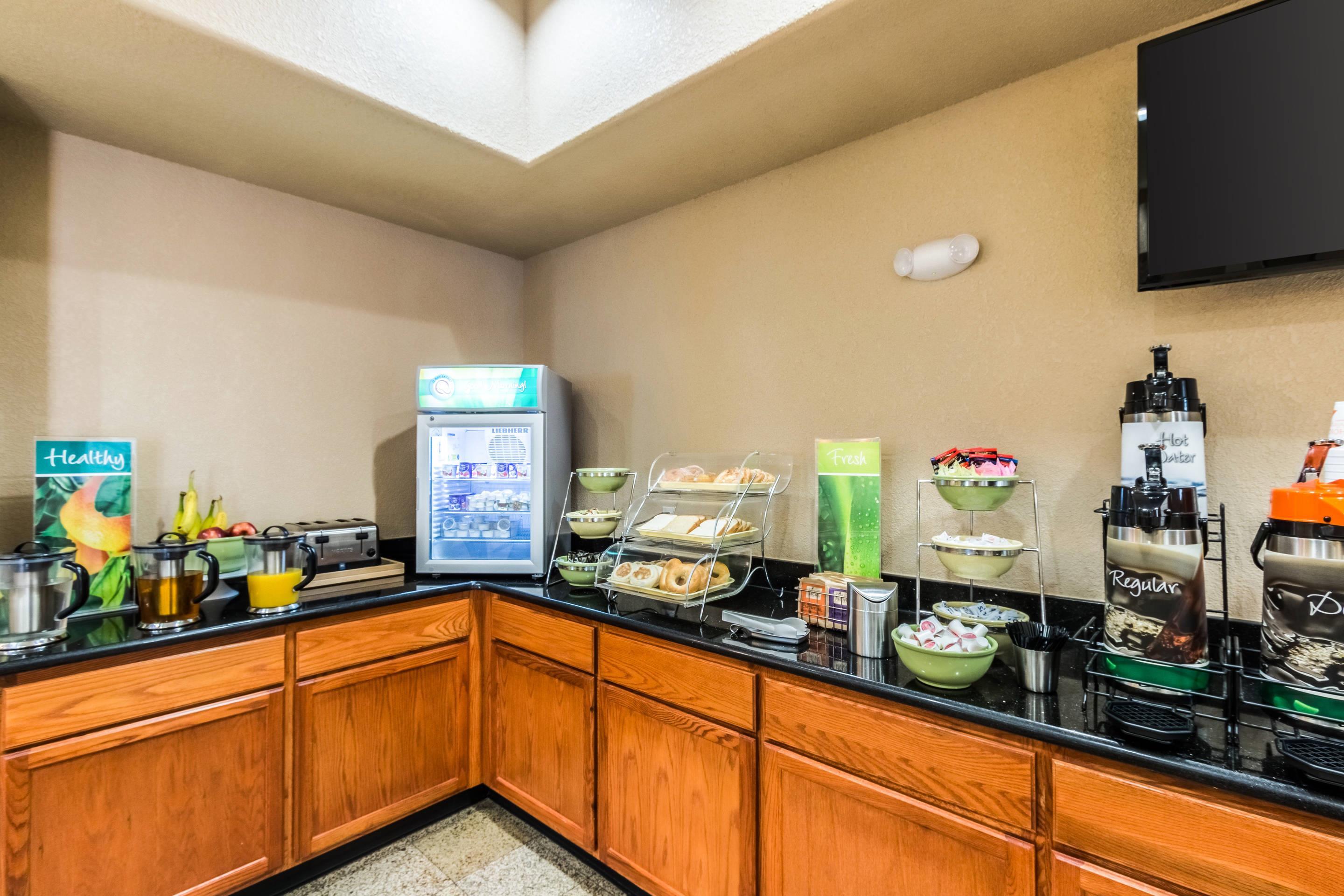 Free breakfast | Quality Inn Killeen Forthood