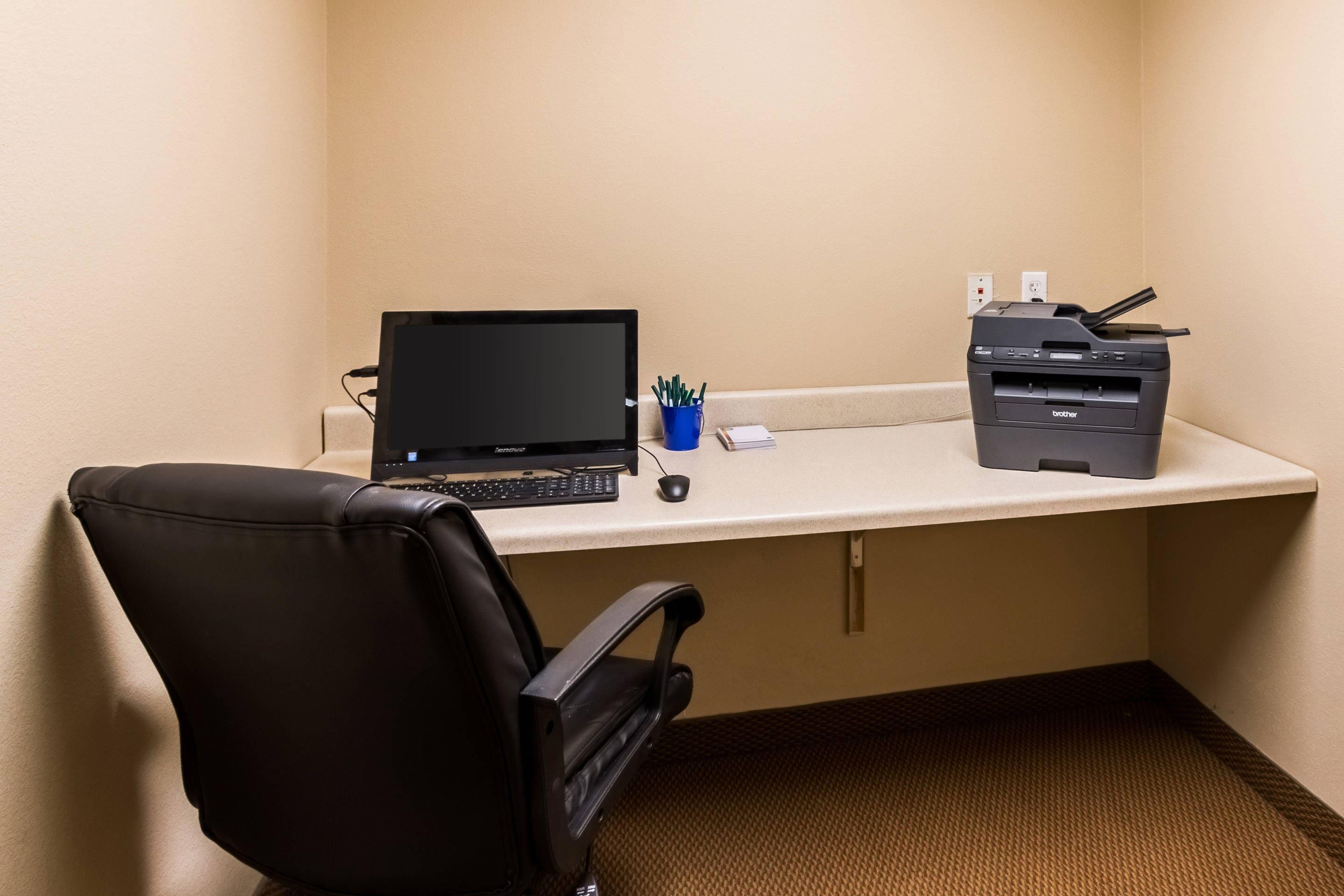 Business center | Quality Inn Killeen Forthood