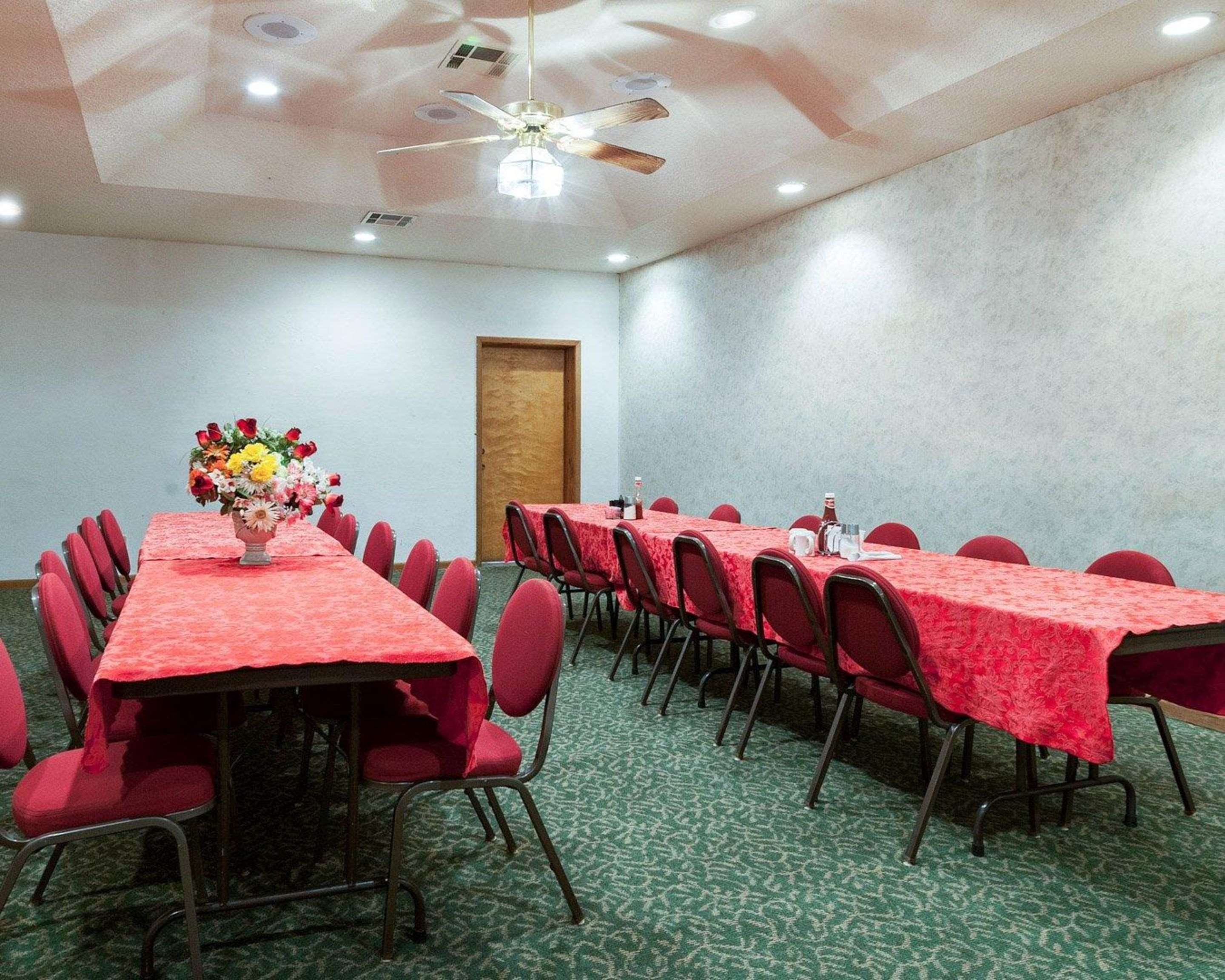 Banquet space for large functions | Rodeway Inn