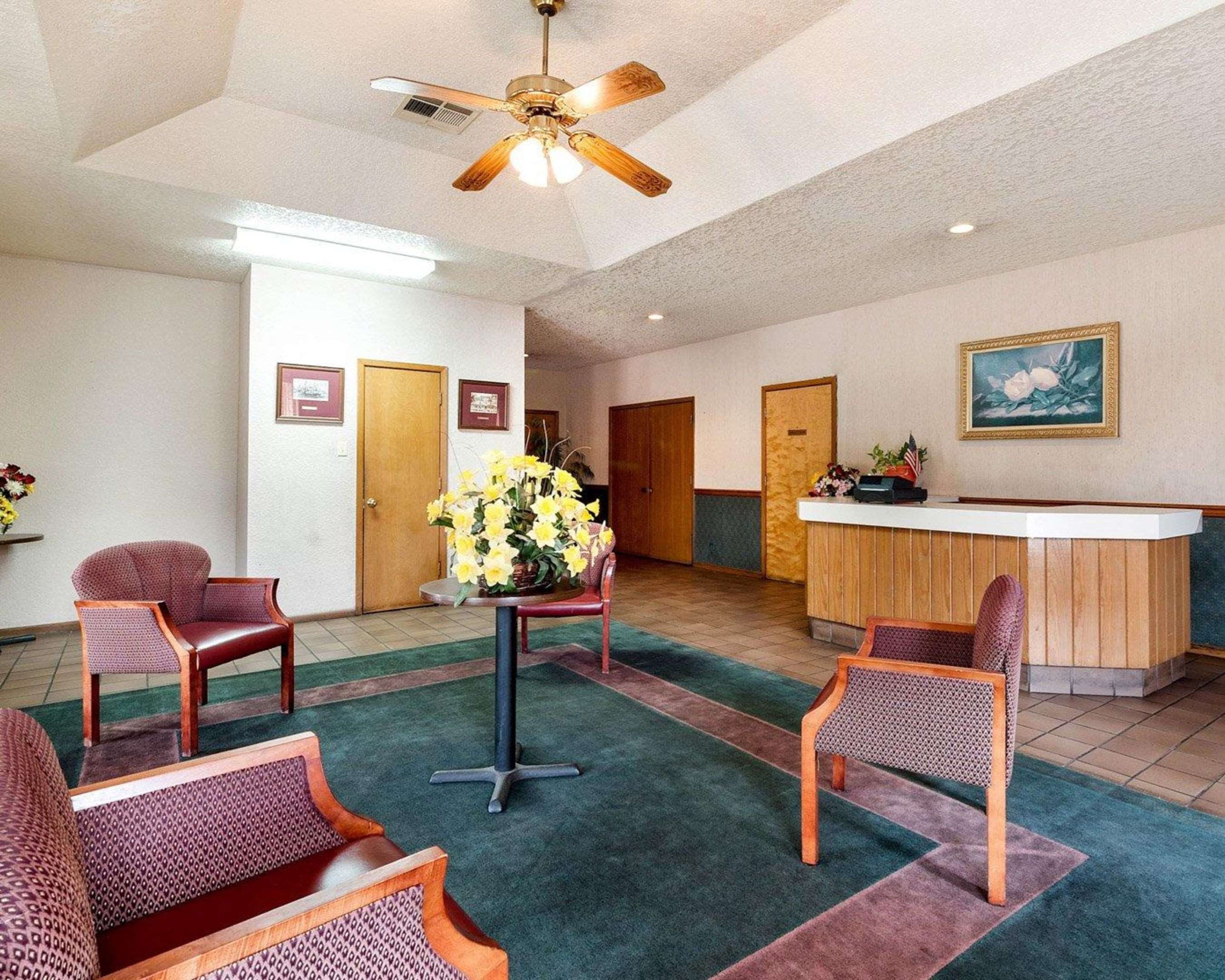On-site restaurant | Rodeway Inn
