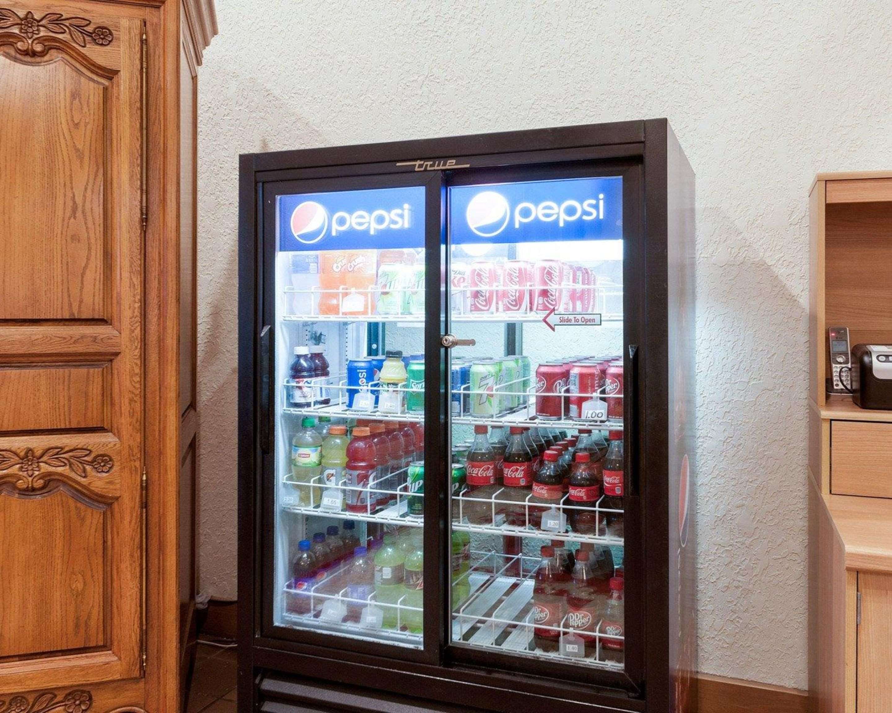 Hotel marketplace | Rodeway Inn