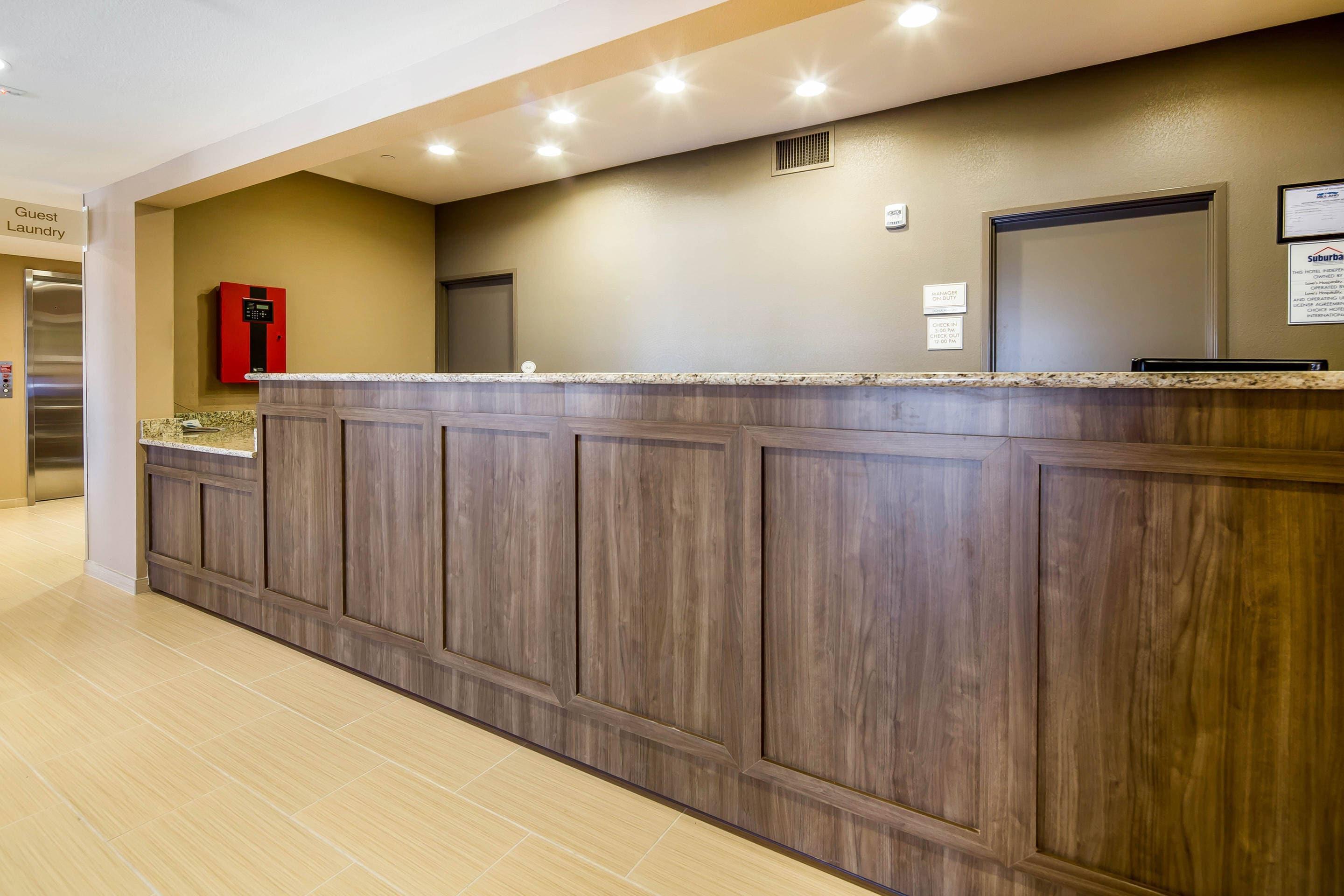 Front desk with friendly staff | Suburban Studios Midland I-20