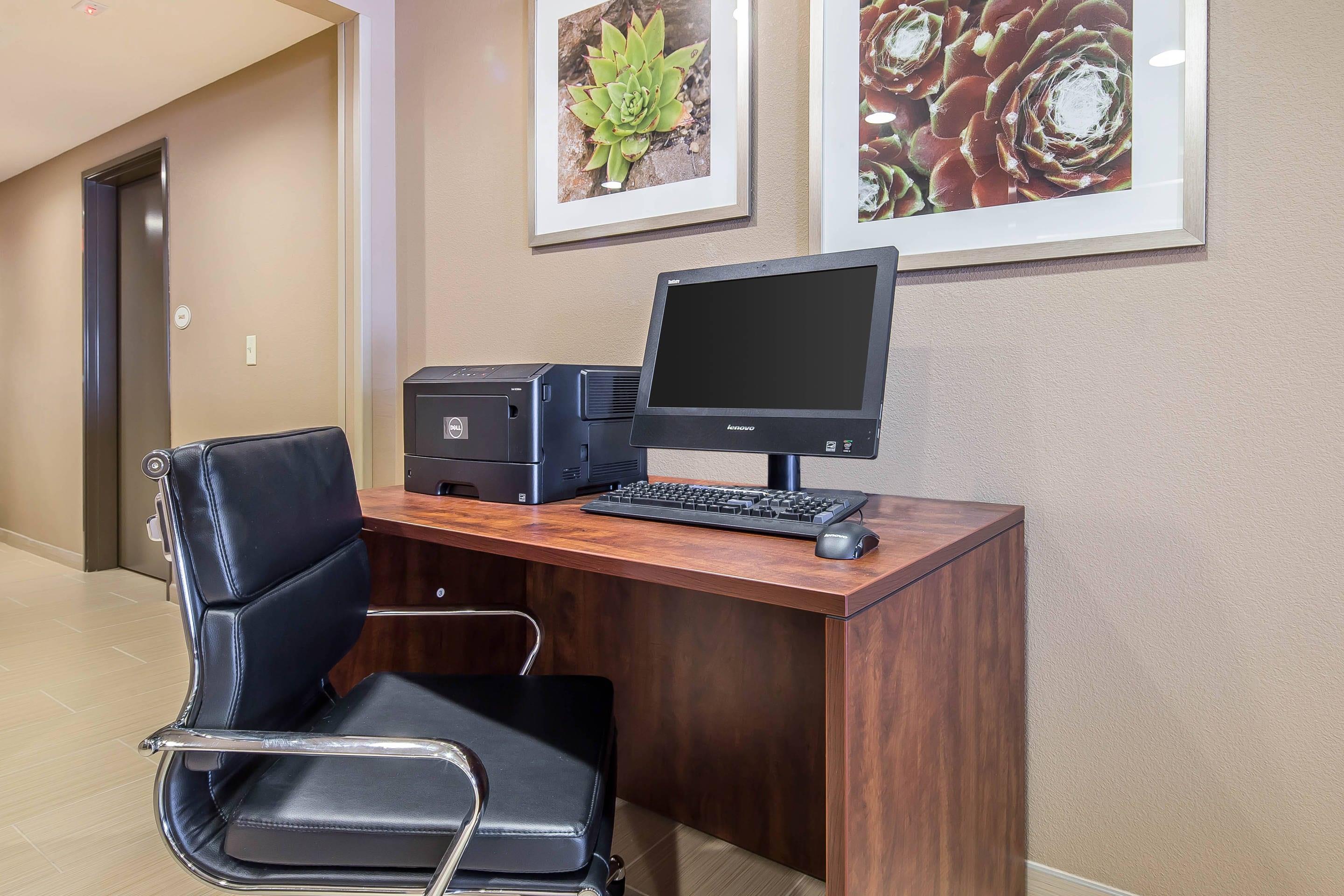 Business center | Suburban Studios Midland I-20
