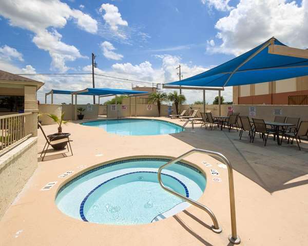 Pool - Quality Inn & Suites Rio Grande City