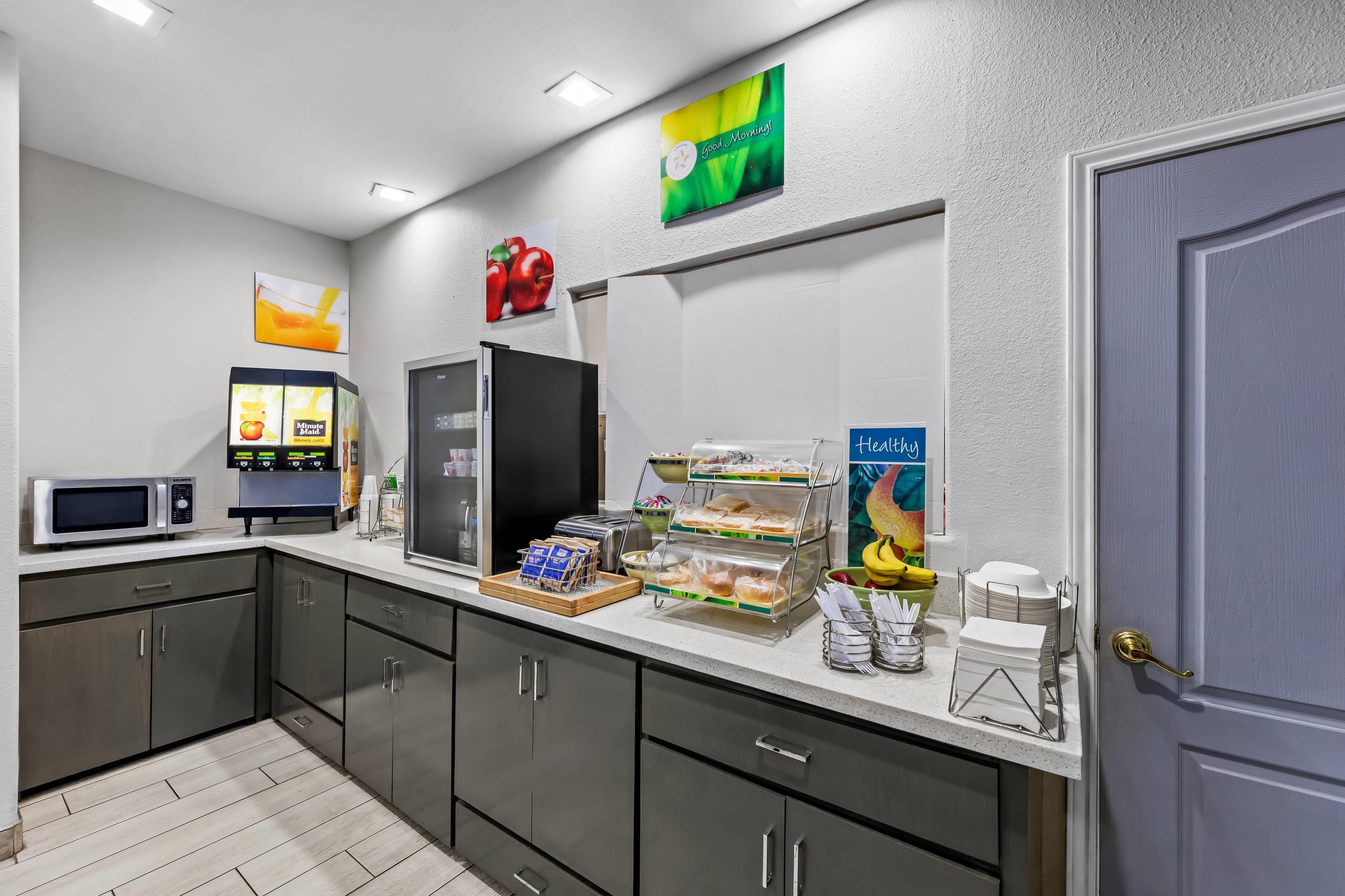 Breakfast area | Quality Inn & Suites