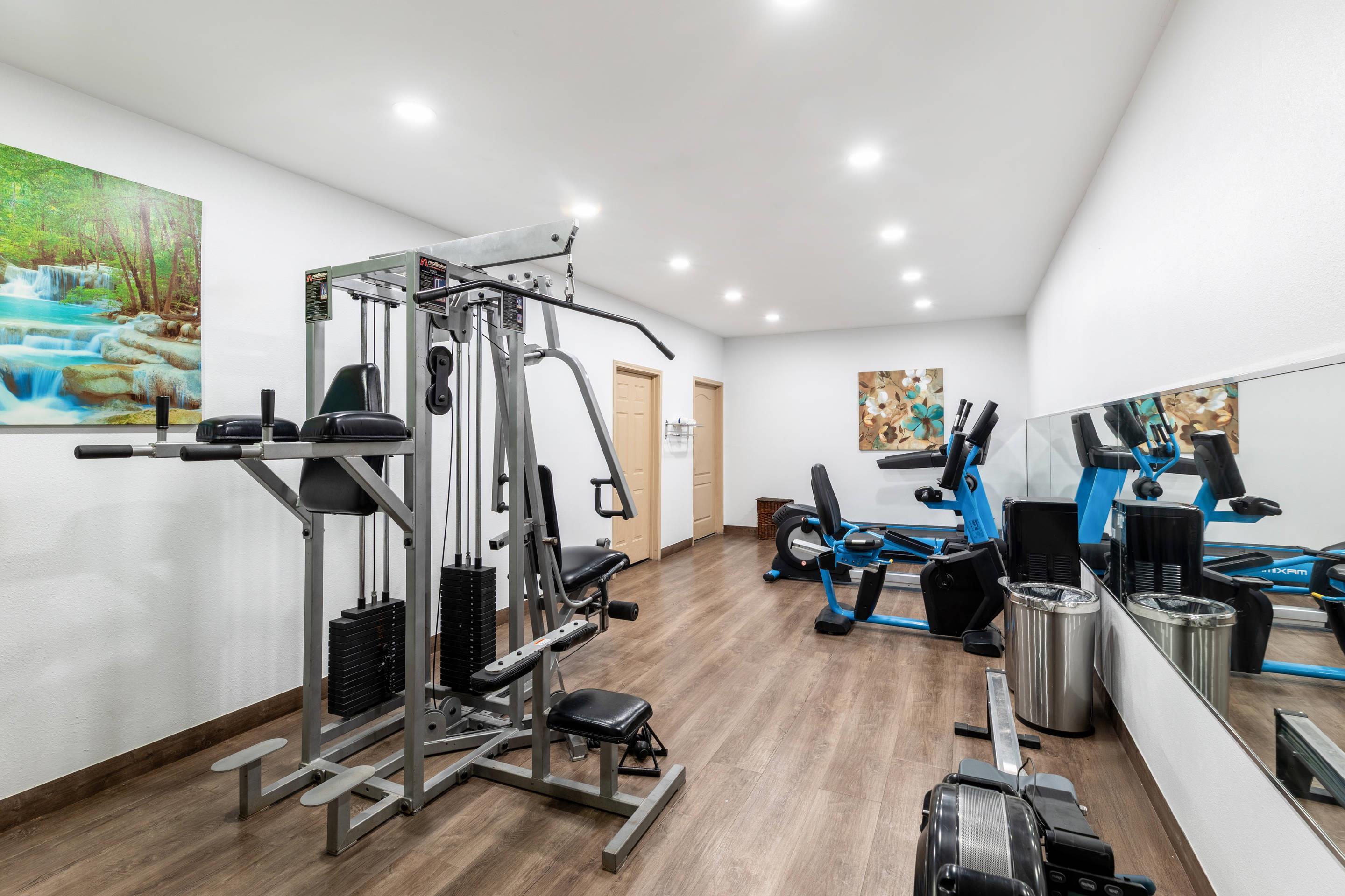 Exercise room | Quality Inn & Suites