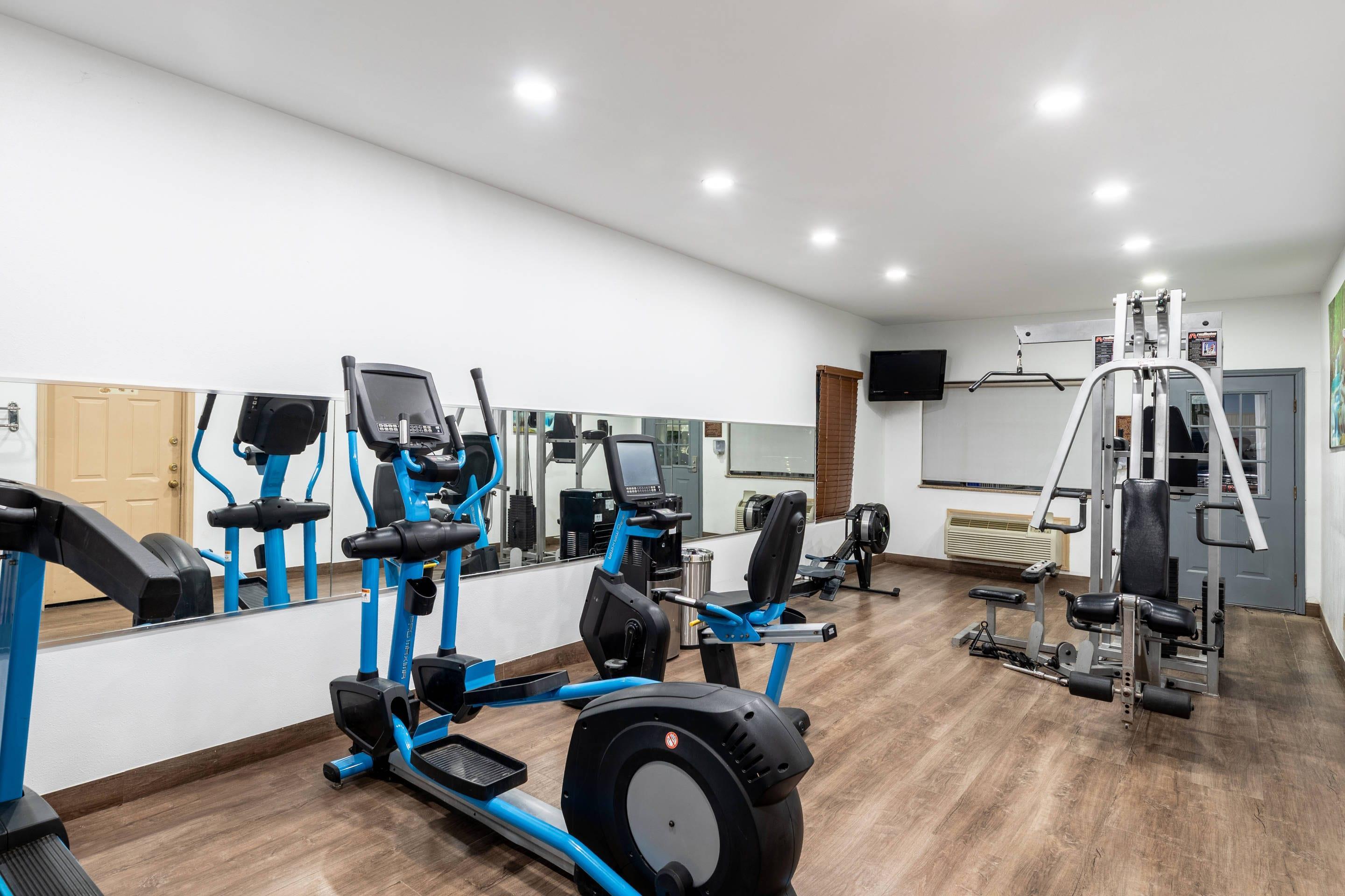 Exercise room | Quality Inn & Suites