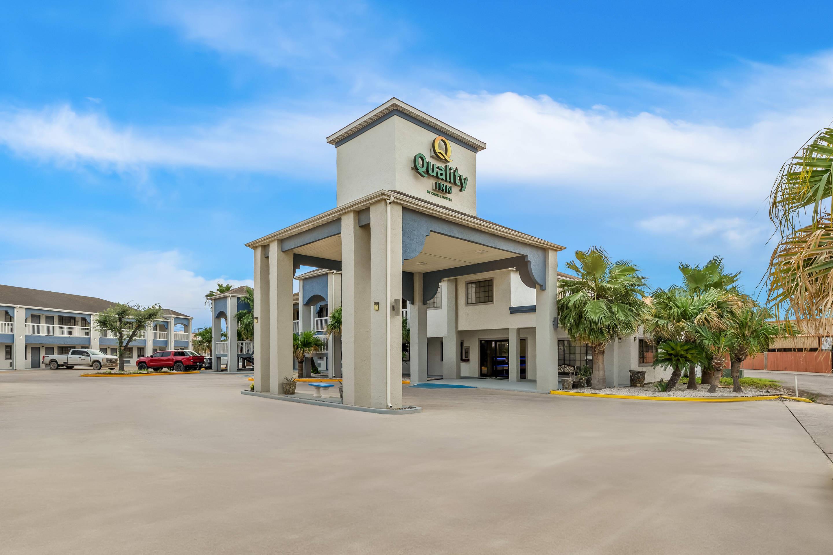 Hotel exterior | Quality Inn & Suites