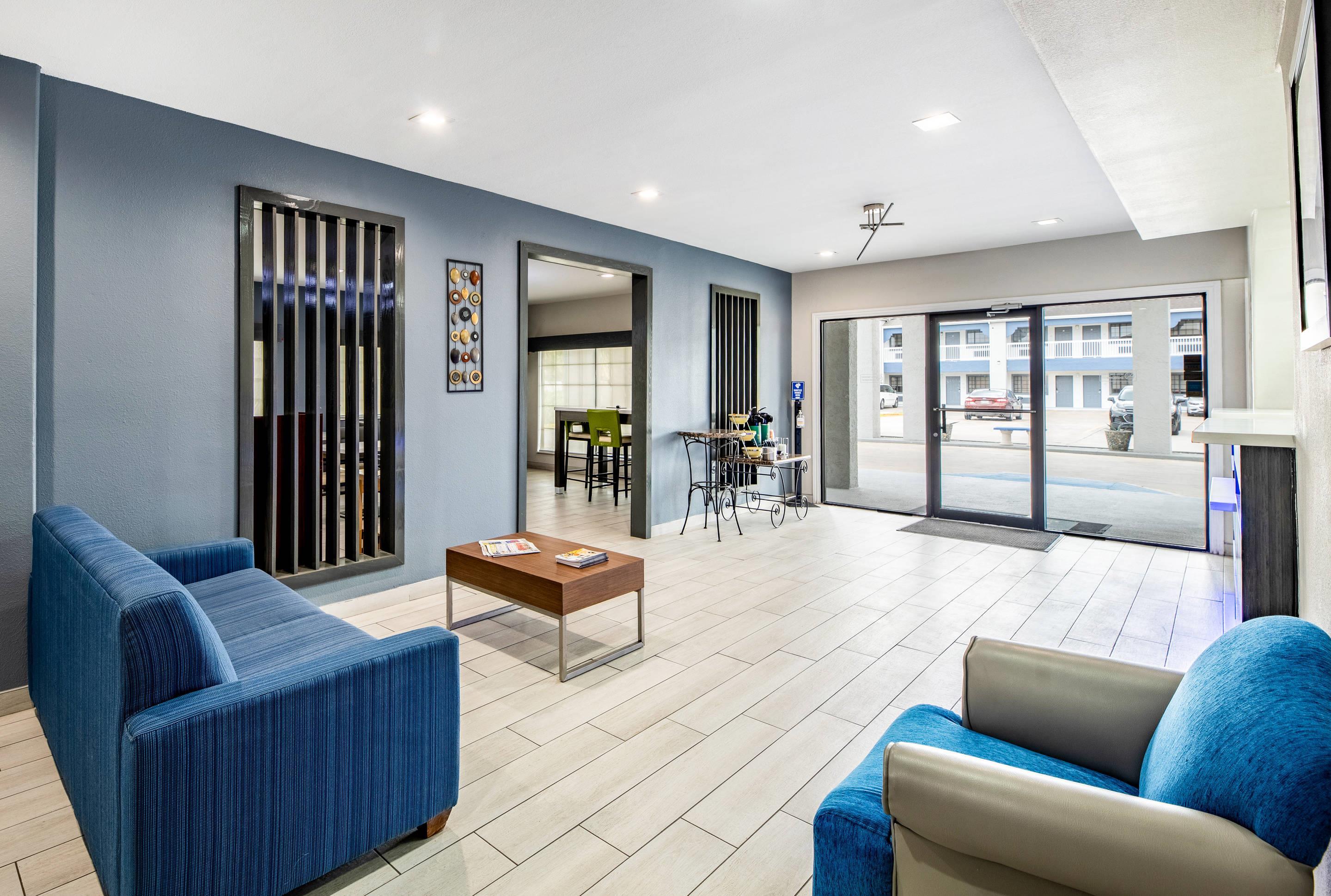 Hotel lobby | Quality Inn & Suites
