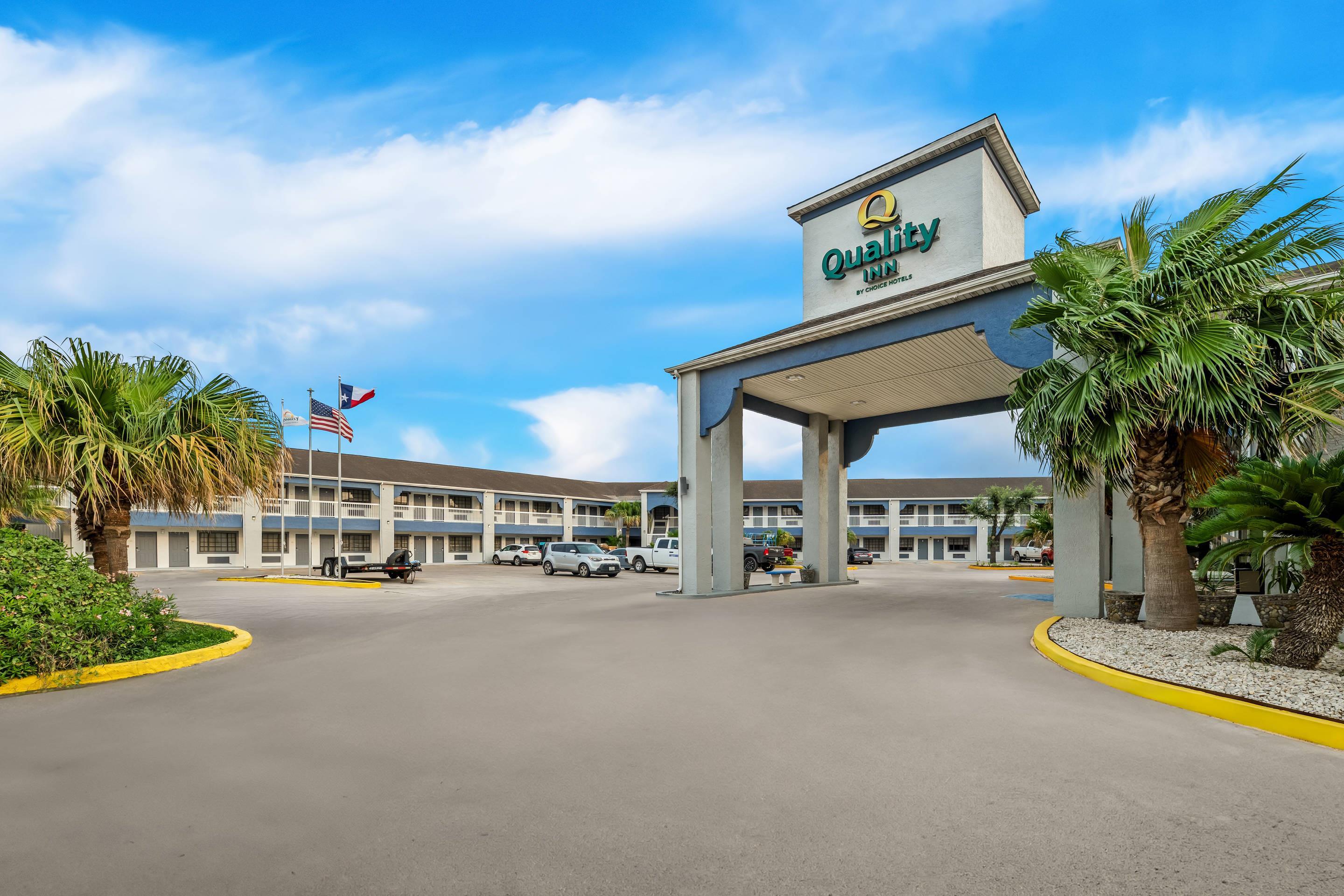Hotel exterior | Quality Inn & Suites