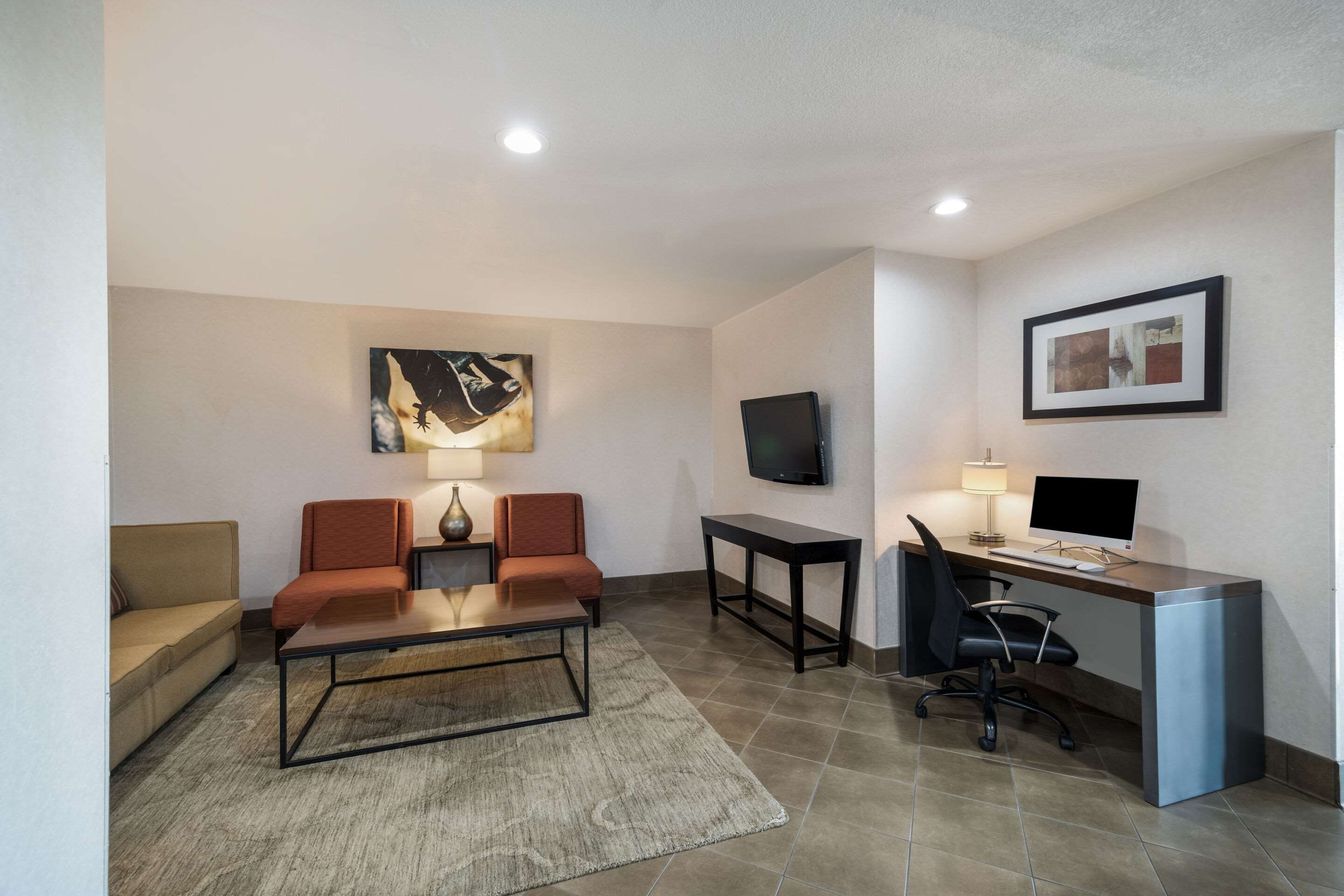 Business center | Quality Inn & Suites - Garland