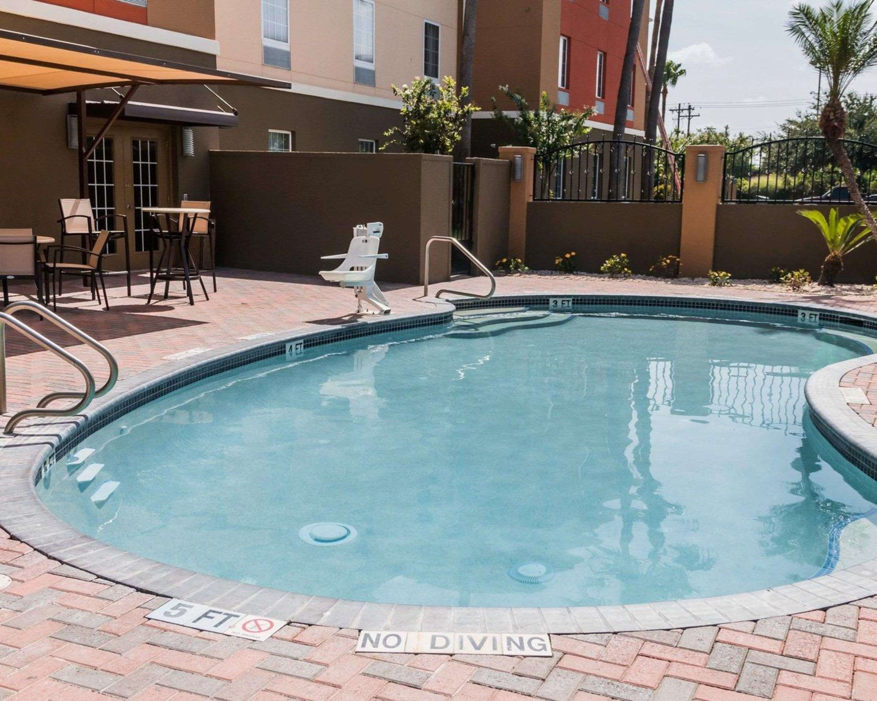 Outdoor pool | Comfort Inn & Suites