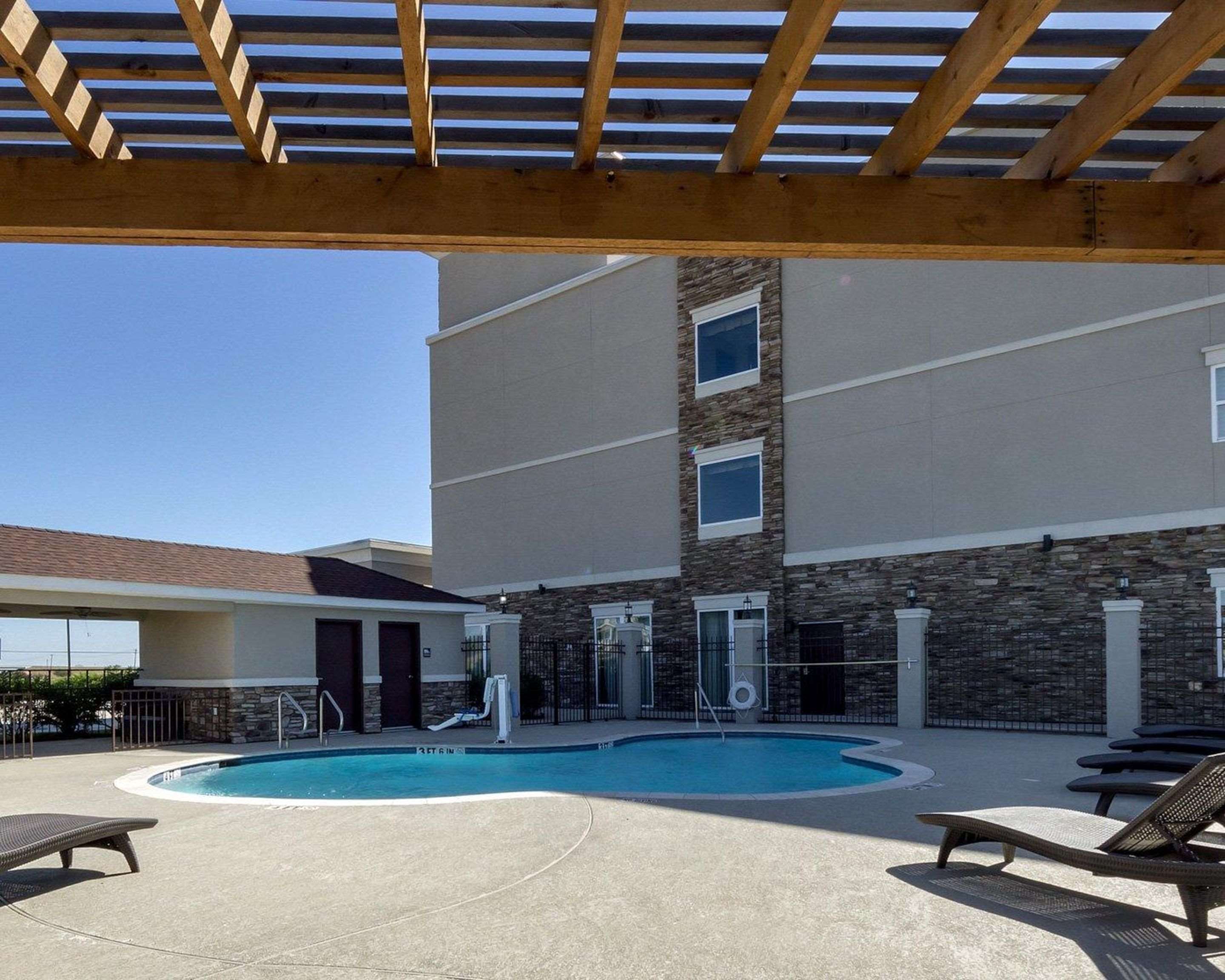 Relax on the sundeck | Quality Inn & Suites Victoria East