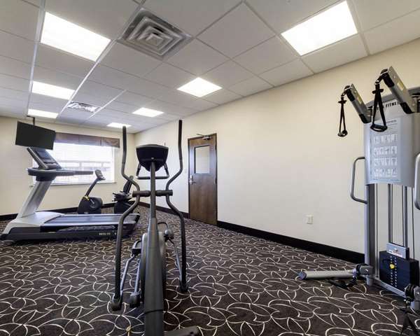 Fitness/ Exercise Room - Quality Inn & Suites Victoria