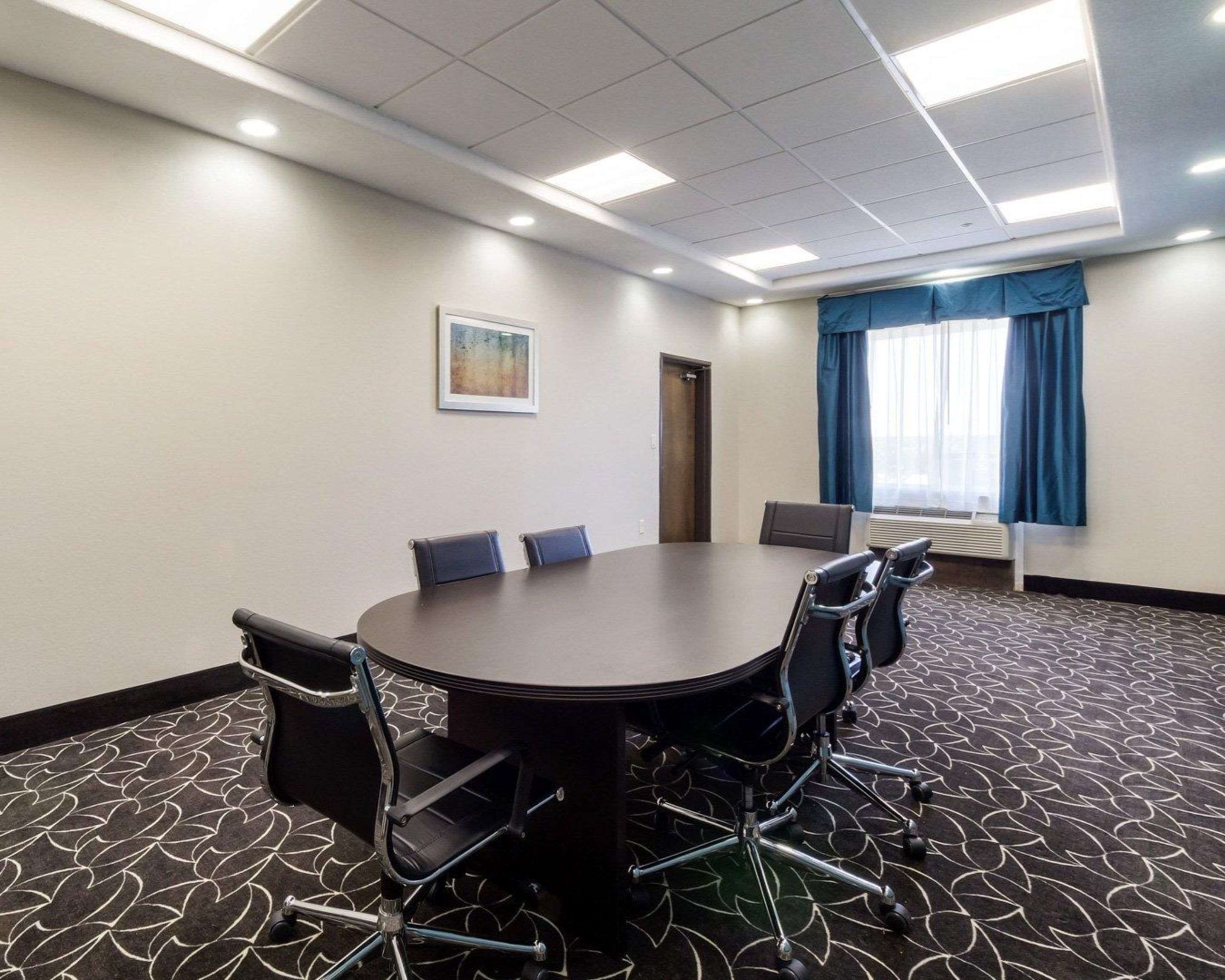 Meeting room | Quality Inn & Suites Victoria East