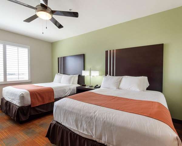 Suite - Quality Inn & Suites Victoria