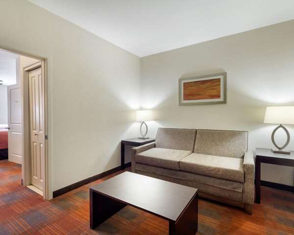 Suite - Quality Inn & Suites Victoria