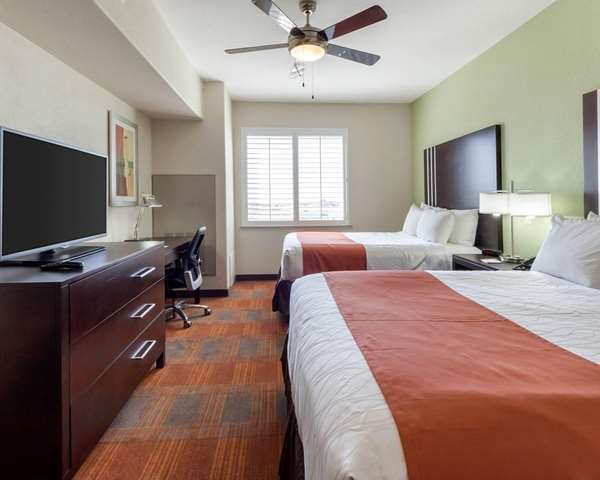 Suite - Quality Inn & Suites Victoria