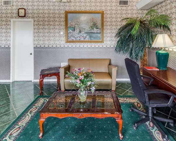  - Econo Lodge Falfurrias