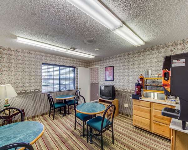 Amenities - Econo Lodge Falfurrias