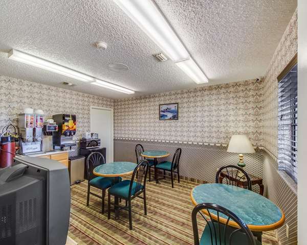 Amenities - Econo Lodge Falfurrias