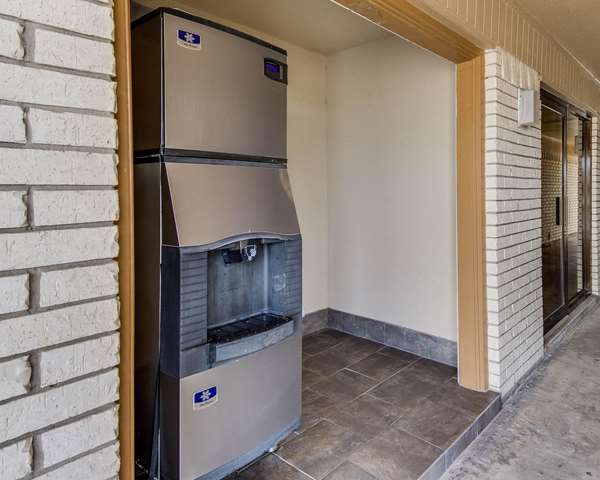  - Econo Lodge Falfurrias