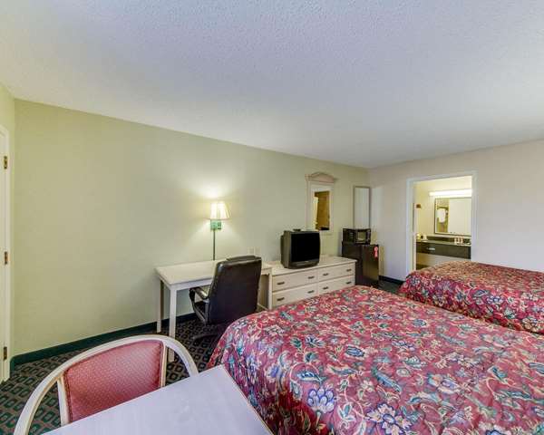  - Econo Lodge Falfurrias