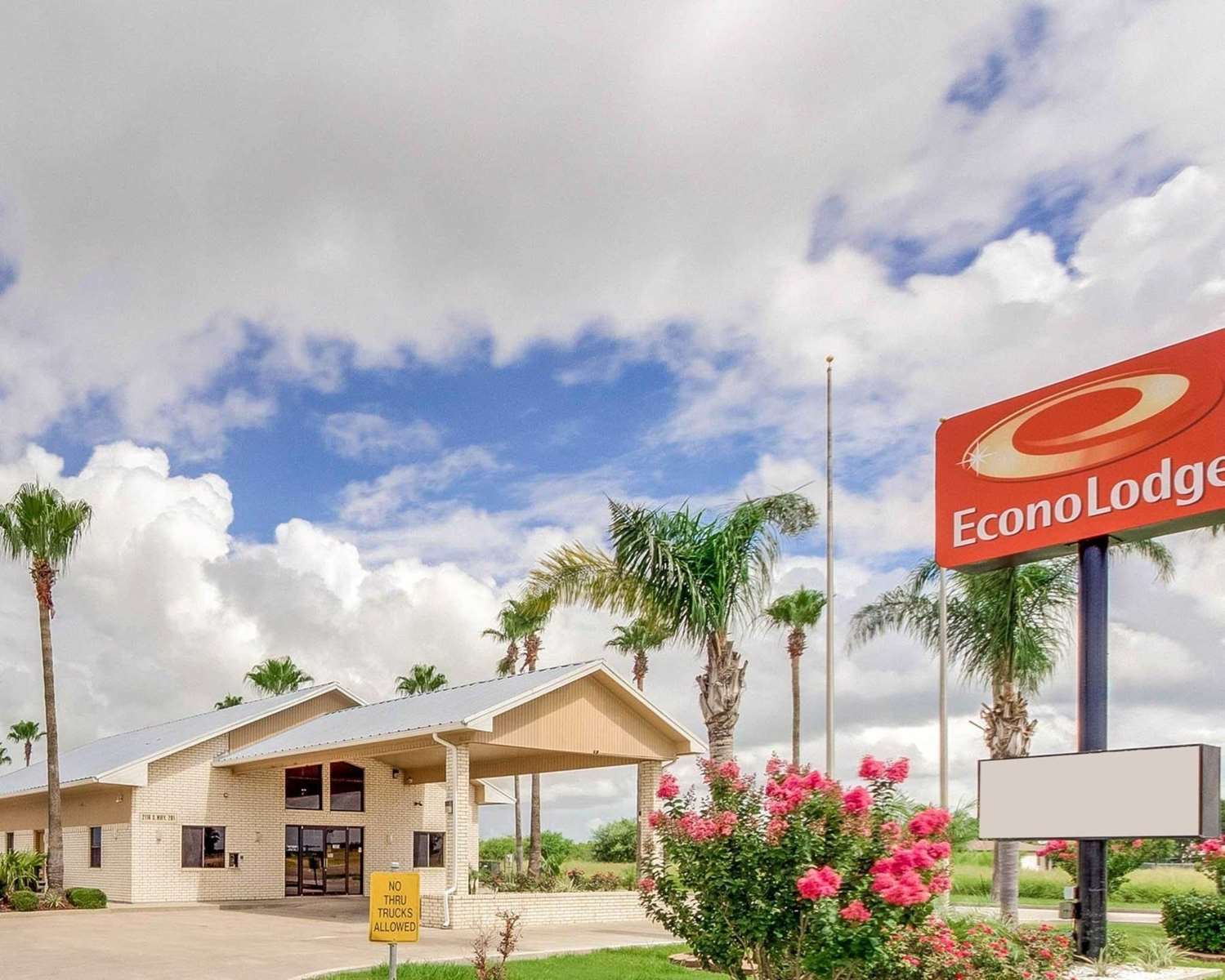 Econo Lodge Falfurrias, TX See Discounts
