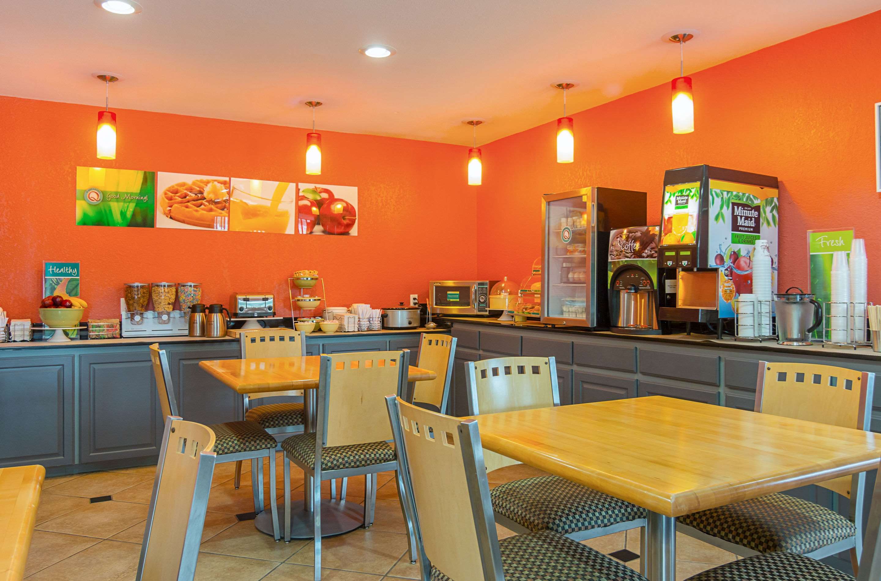 Free hot breakfast