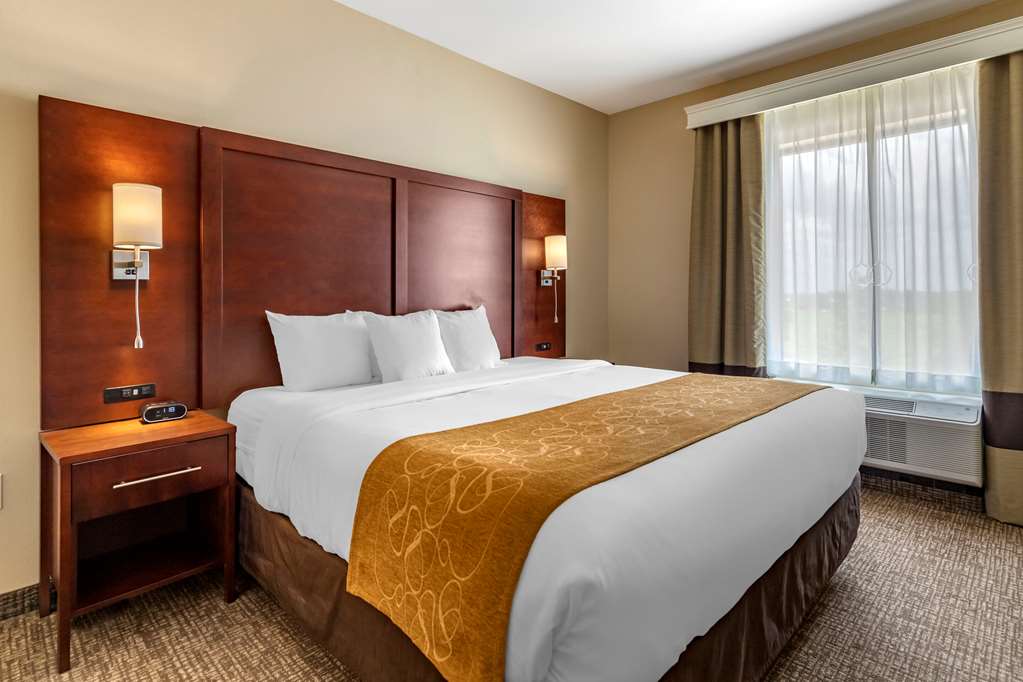 COMFORT SUITES KYLE-guestroom-Guest Room,Suite,On-Site.jpg