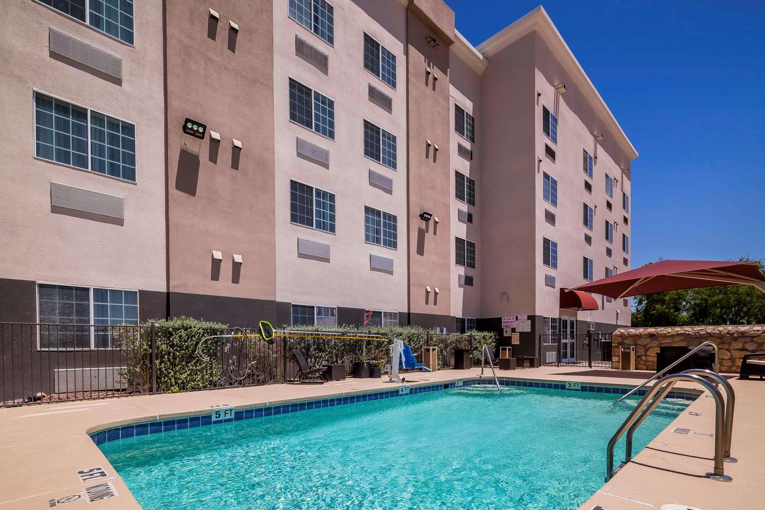 Comfort Suites Airport El Paso, TX See Discounts