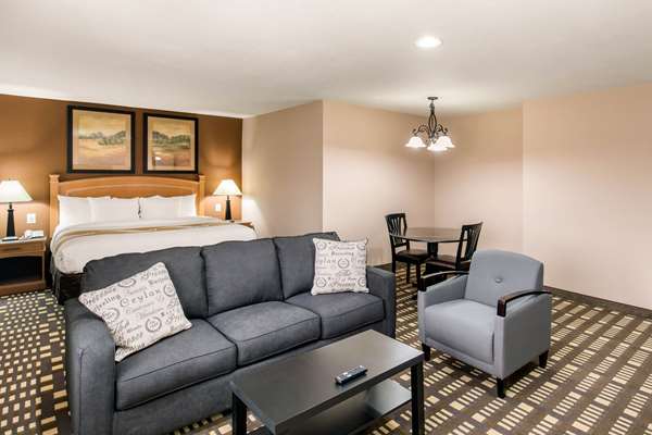 Suite - Quality Inn & Suites Plano